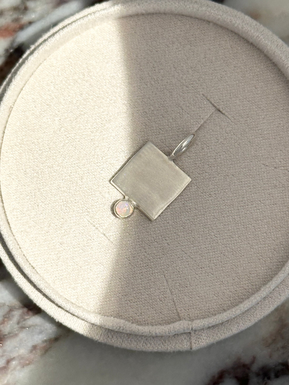 Eva (pendant)